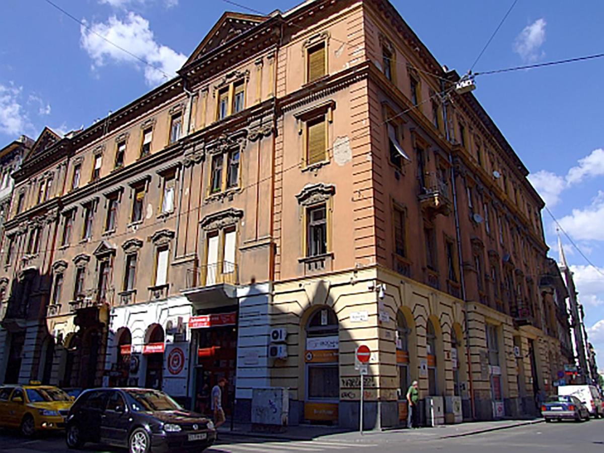 Free Parking Sega Rally Apartment Budapest Exteriör bild